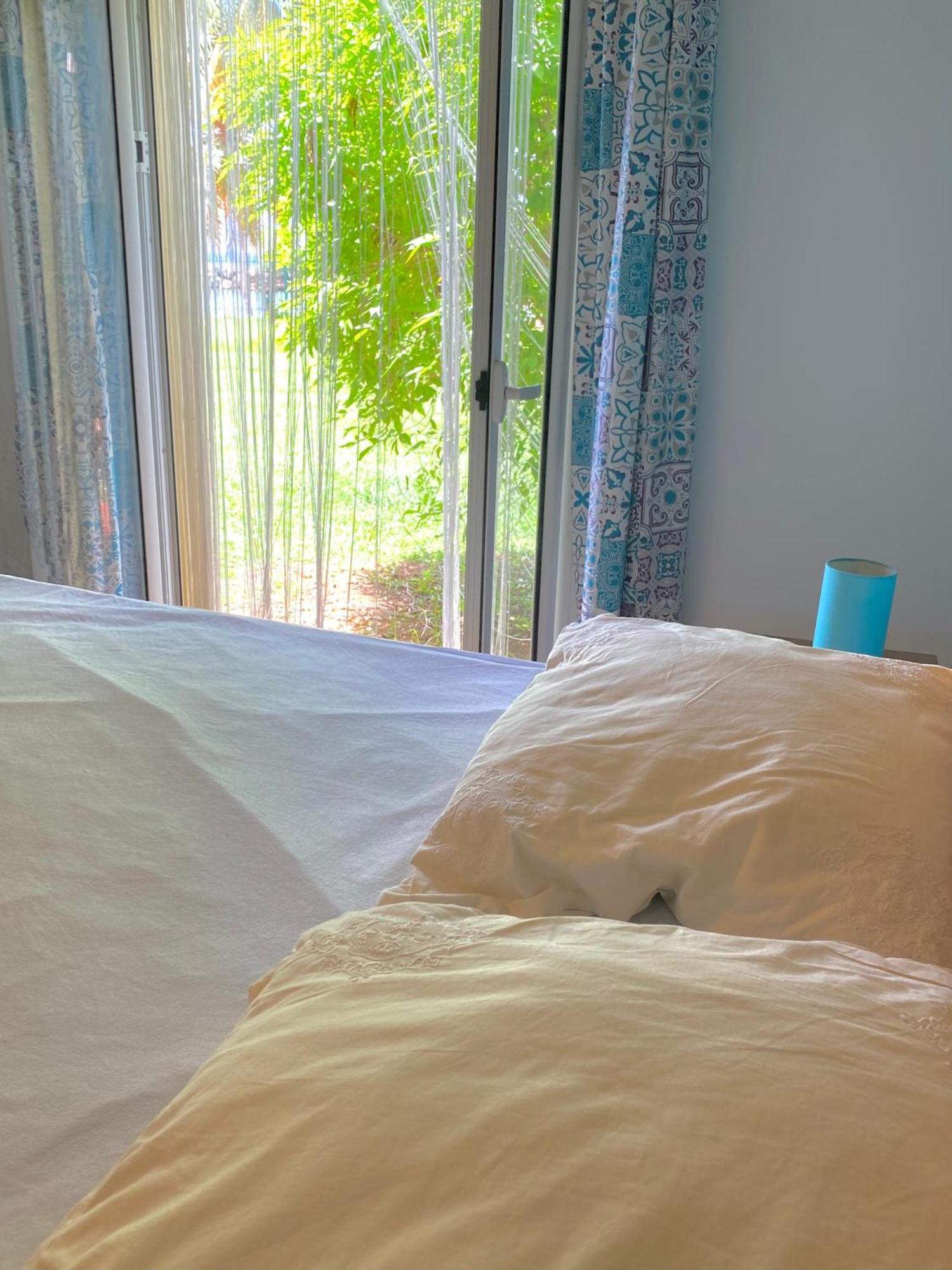 Marisol Les Pieds Dans L Eau Apartment Le Gosier  Exterior foto